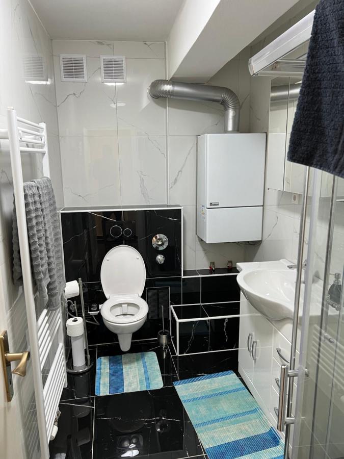 Wunderschoene Ferienwohnung In Solingen-Mitte Bagian luar foto