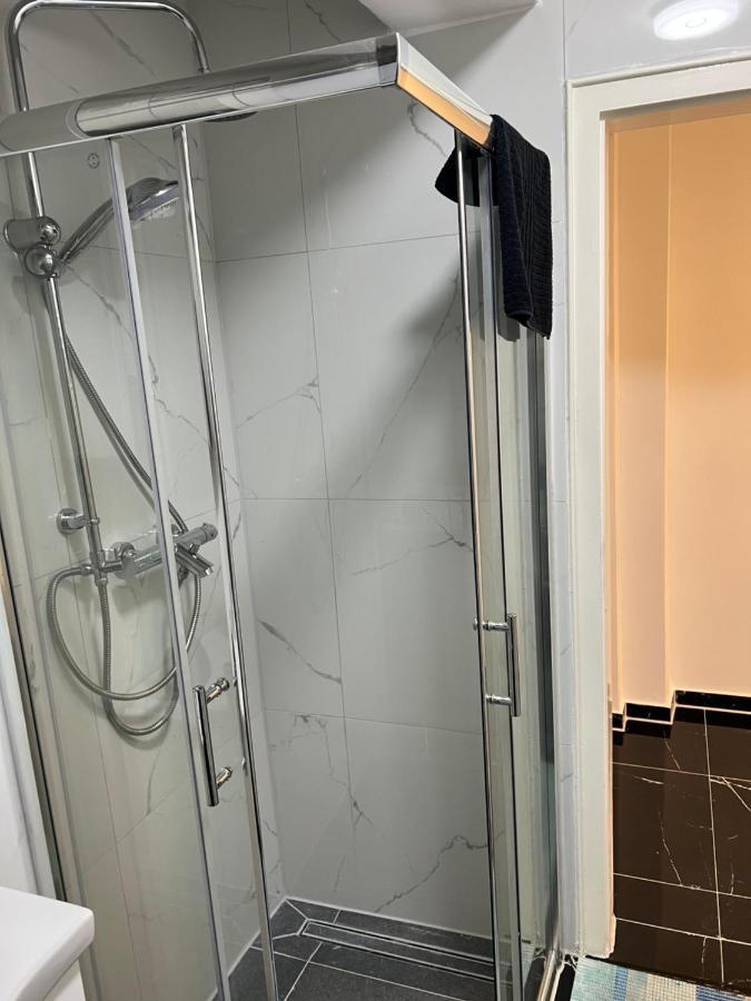 Wunderschoene Ferienwohnung In Solingen-Mitte Bagian luar foto