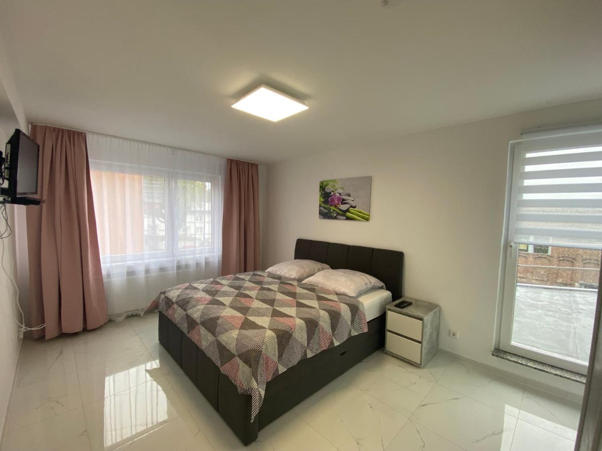 Wunderschoene Ferienwohnung In Solingen-Mitte Bagian luar foto